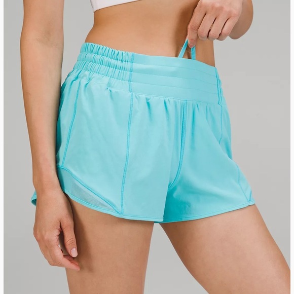 Lululemon Hotty Hot HR Short 2.5” * Electric Turquoise - Picture 3 of 5